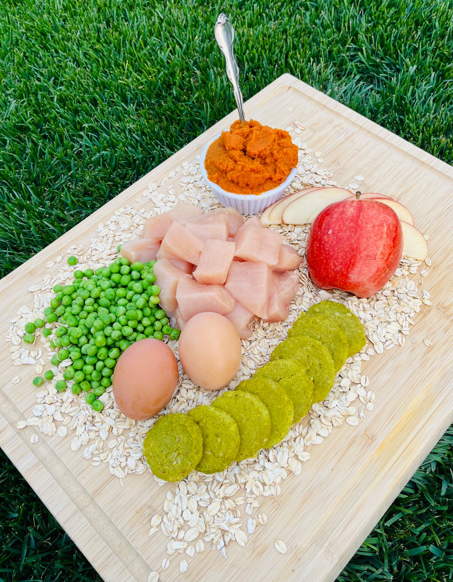 Chicken Apple & Pea Dog Treats